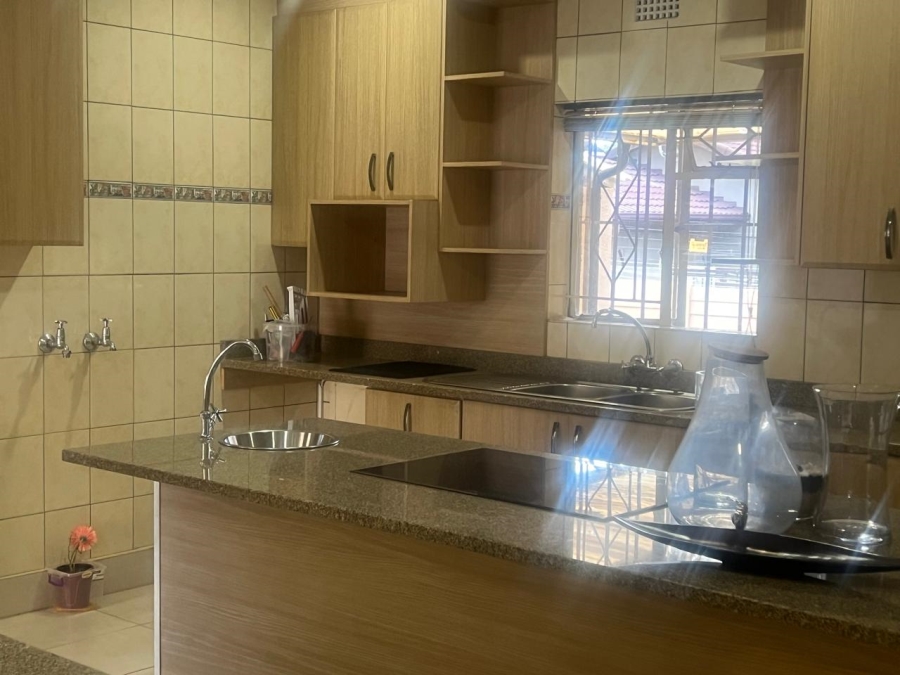 4 Bedroom Property for Sale in Brackendowns Gauteng