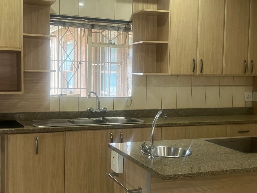 4 Bedroom Property for Sale in Brackendowns Gauteng