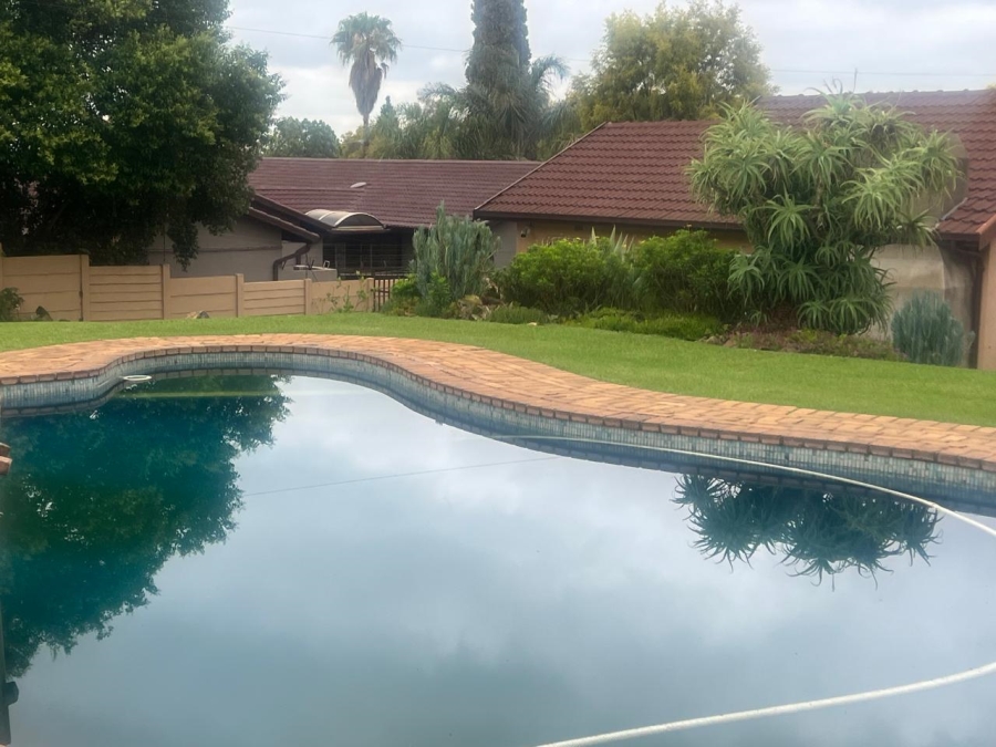 4 Bedroom Property for Sale in Brackendowns Gauteng