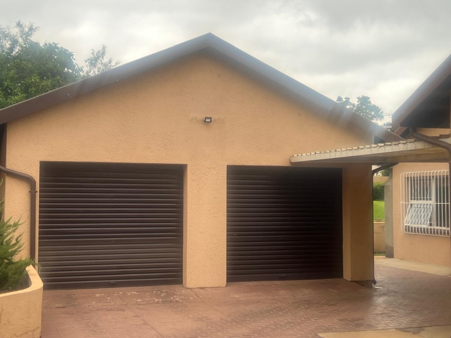 4 Bedroom Property for Sale in Brackendowns Gauteng