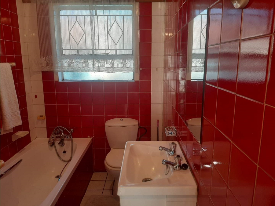 6 Bedroom Property for Sale in Rewlatch Gauteng