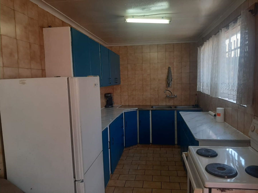 6 Bedroom Property for Sale in Rewlatch Gauteng