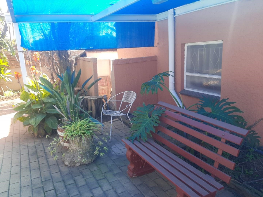 6 Bedroom Property for Sale in Rewlatch Gauteng