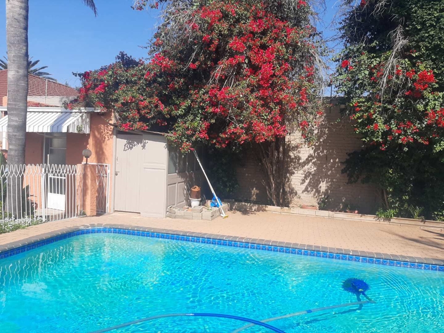 6 Bedroom Property for Sale in Rewlatch Gauteng