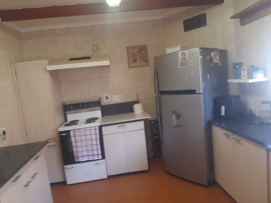 6 Bedroom Property for Sale in Rewlatch Gauteng