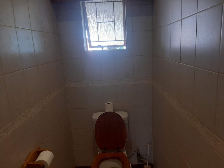 6 Bedroom Property for Sale in Rewlatch Gauteng