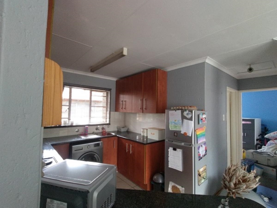 2 Bedroom Property for Sale in Ridgeway Gauteng
