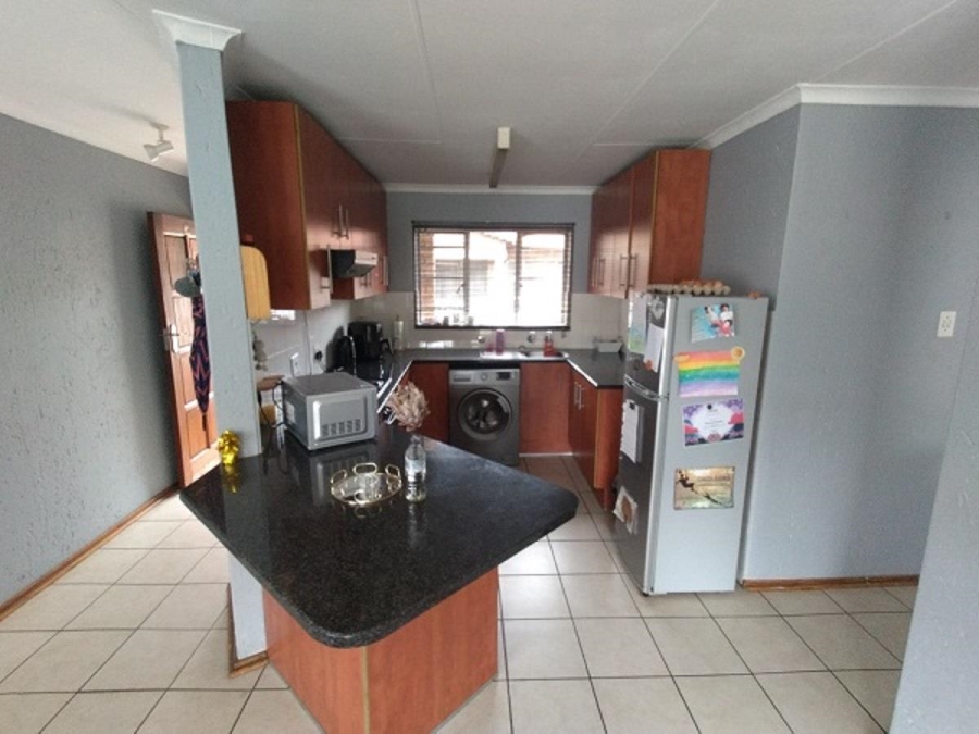2 Bedroom Property for Sale in Ridgeway Gauteng