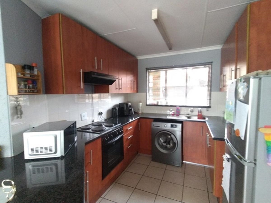 2 Bedroom Property for Sale in Ridgeway Gauteng