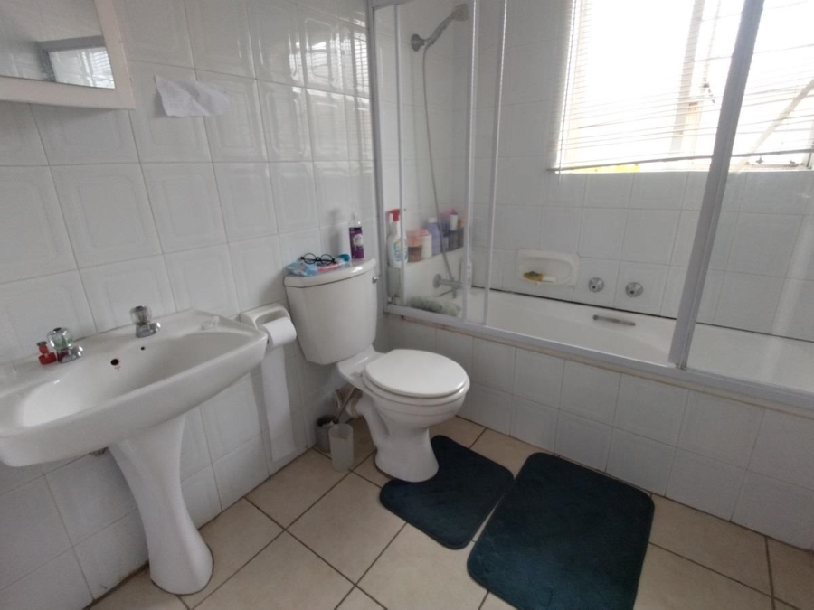 2 Bedroom Property for Sale in Ridgeway Gauteng