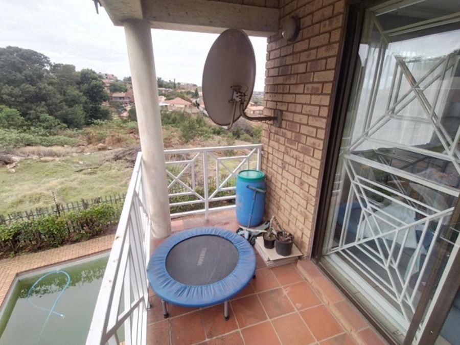2 Bedroom Property for Sale in Ridgeway Gauteng