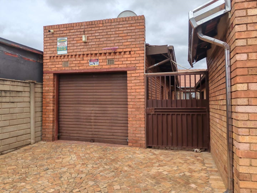 3 Bedroom Property for Sale in Lenasia South Ext 4 Gauteng