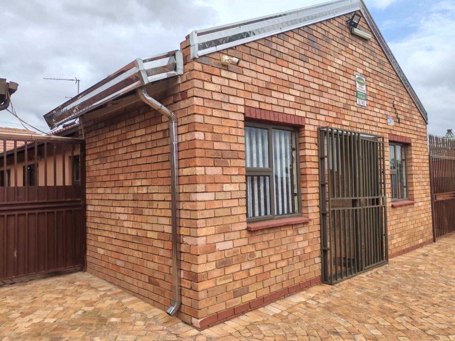 3 Bedroom Property for Sale in Lenasia South Ext 4 Gauteng