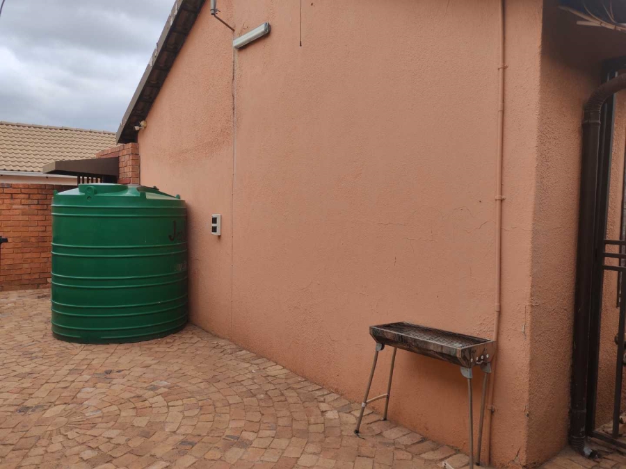 3 Bedroom Property for Sale in Lenasia South Ext 4 Gauteng