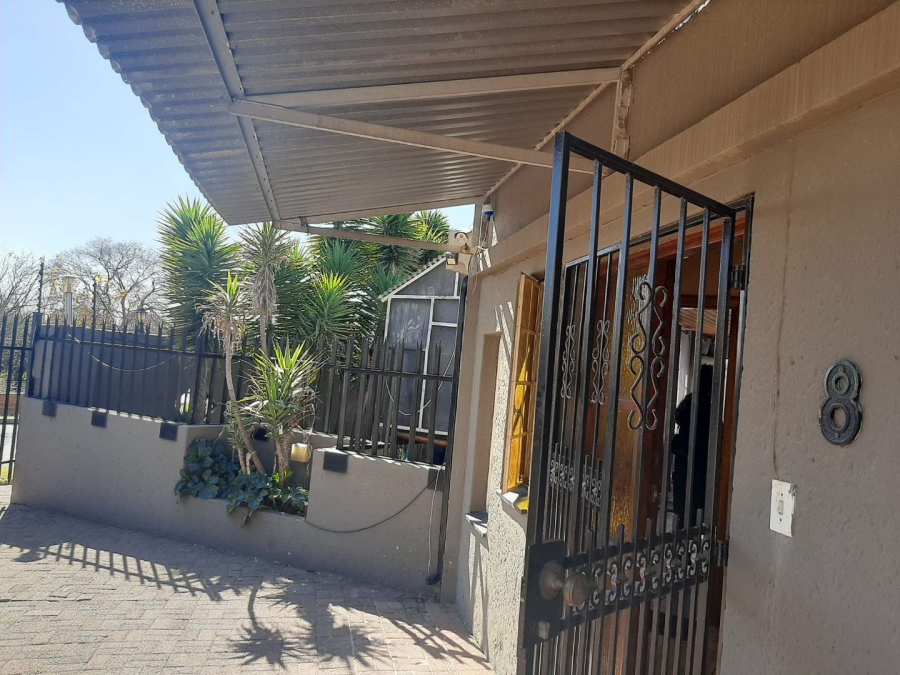 4 Bedroom Property for Sale in Rewlatch Gauteng