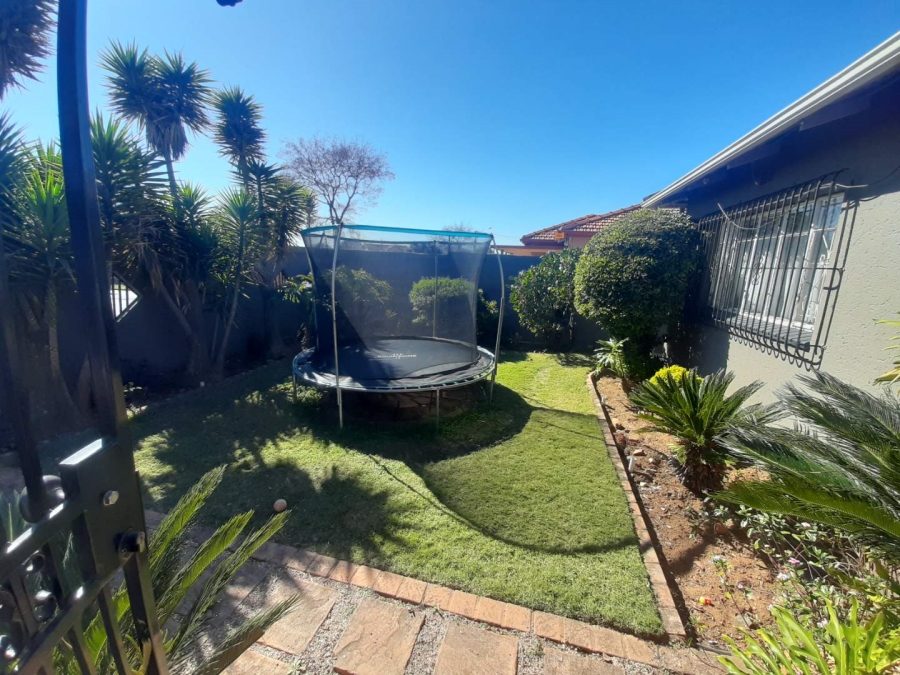 4 Bedroom Property for Sale in Rewlatch Gauteng