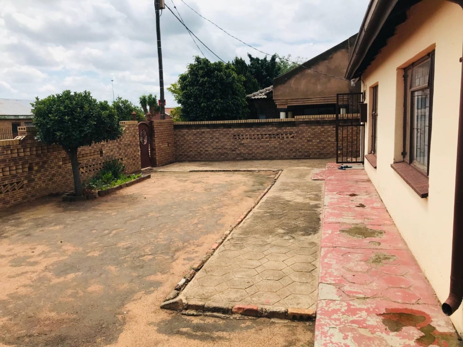 3 Bedroom Property for Sale in Soshanguve HH Gauteng