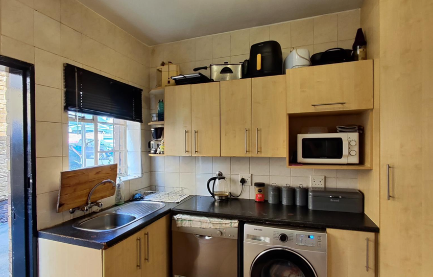 2 Bedroom Property for Sale in Rhodesfield Gauteng