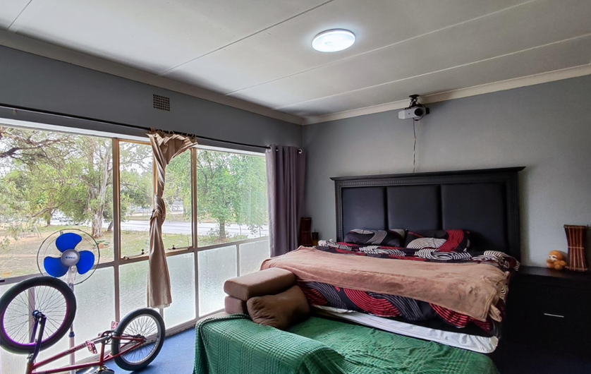 2 Bedroom Property for Sale in Rhodesfield Gauteng