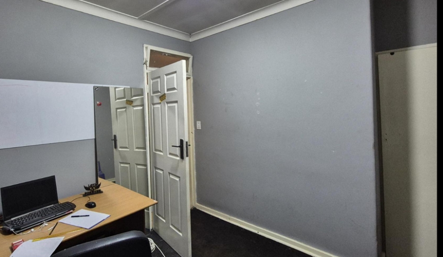 2 Bedroom Property for Sale in Rhodesfield Gauteng