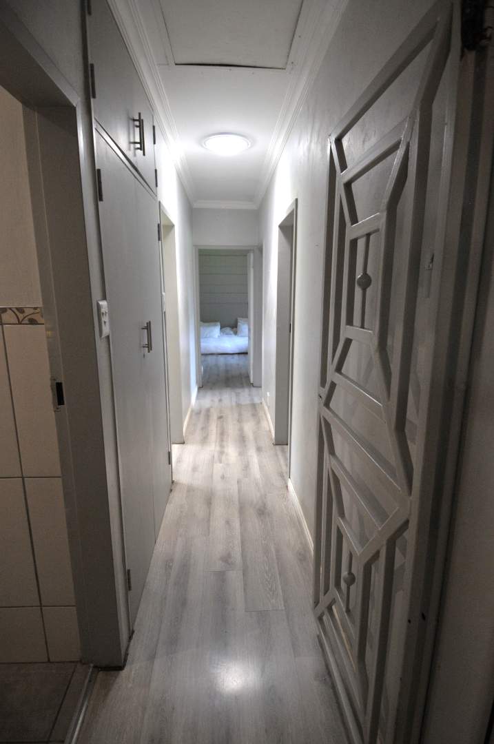 To Let 5 Bedroom Property for Rent in Garsfontein Gauteng