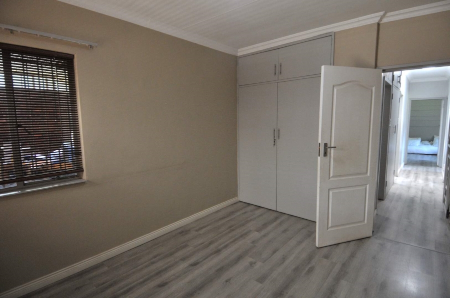 To Let 5 Bedroom Property for Rent in Garsfontein Gauteng