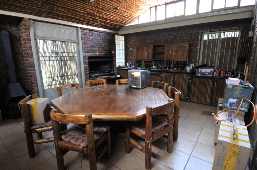 To Let 5 Bedroom Property for Rent in Garsfontein Gauteng