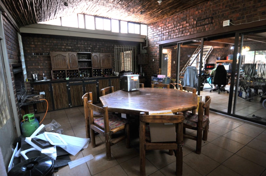 To Let 5 Bedroom Property for Rent in Garsfontein Gauteng