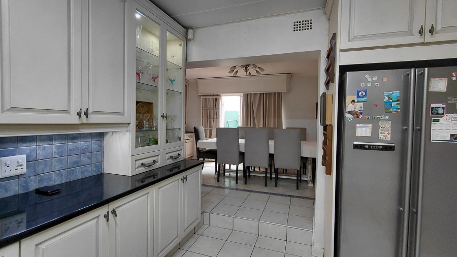 7 Bedroom Property for Sale in Emmarentia Gauteng