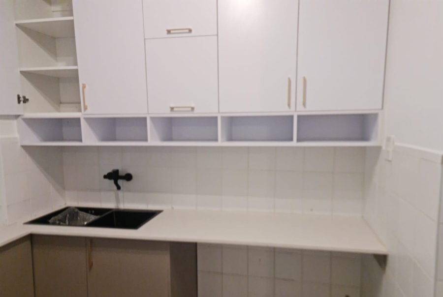 To Let 2 Bedroom Property for Rent in Illovo Gauteng