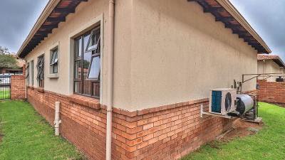 3 Bedroom Property for Sale in Noordwyk Gauteng