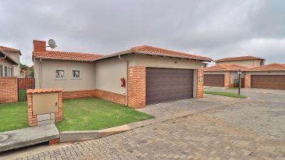 3 Bedroom Property for Sale in Noordwyk Gauteng