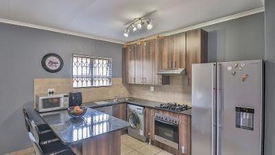 3 Bedroom Property for Sale in Noordwyk Gauteng