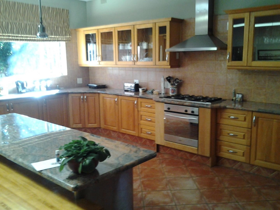 To Let 2 Bedroom Property for Rent in Forest Town Gauteng