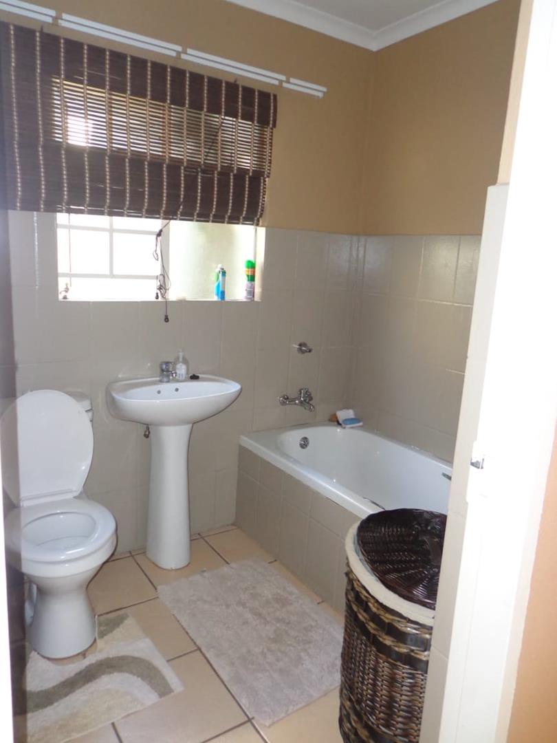 4 Bedroom Property for Sale in The Orchards Gauteng