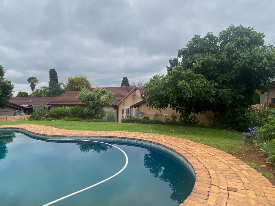 4 Bedroom Property for Sale in Brackendowns Gauteng