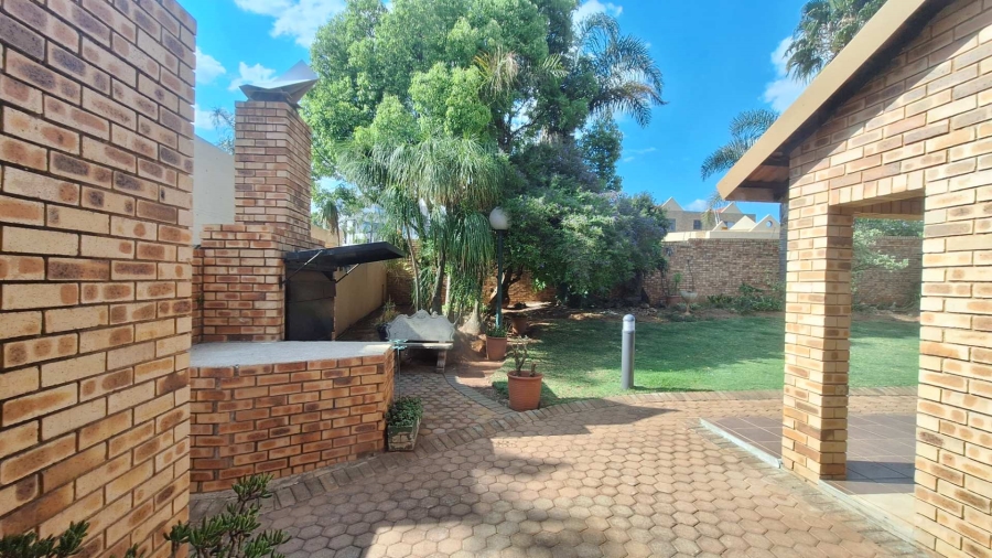 To Let 3 Bedroom Property for Rent in Northcliff Gauteng