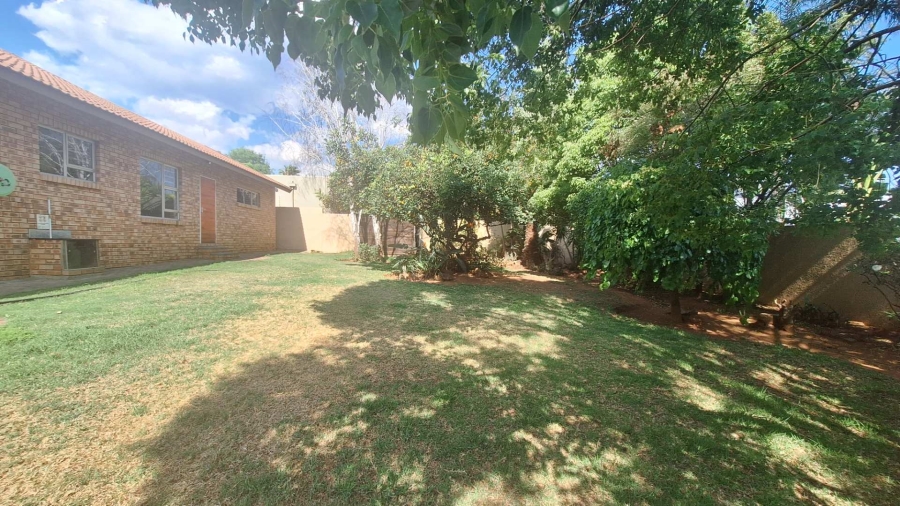 To Let 3 Bedroom Property for Rent in Northcliff Gauteng