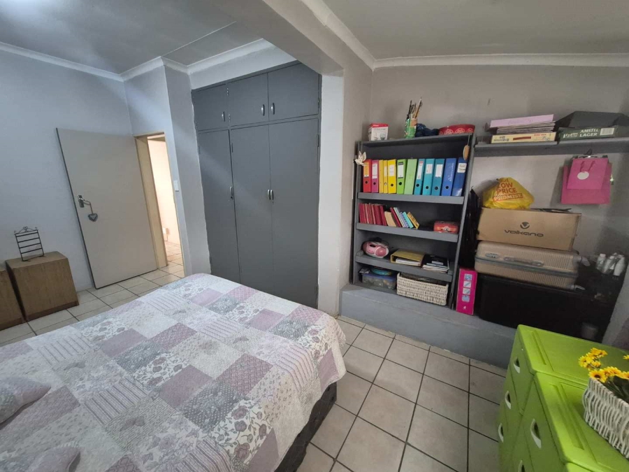 2 Bedroom Property for Sale in Hermanstad Gauteng