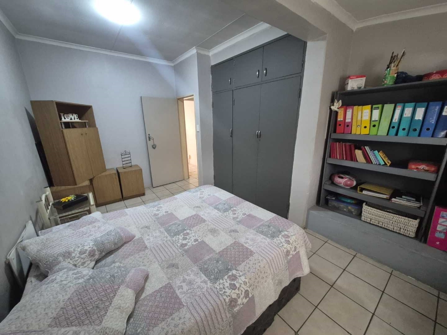 2 Bedroom Property for Sale in Hermanstad Gauteng