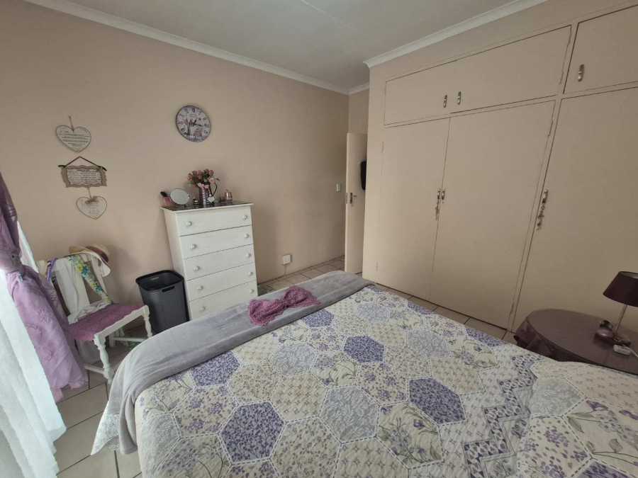 2 Bedroom Property for Sale in Hermanstad Gauteng