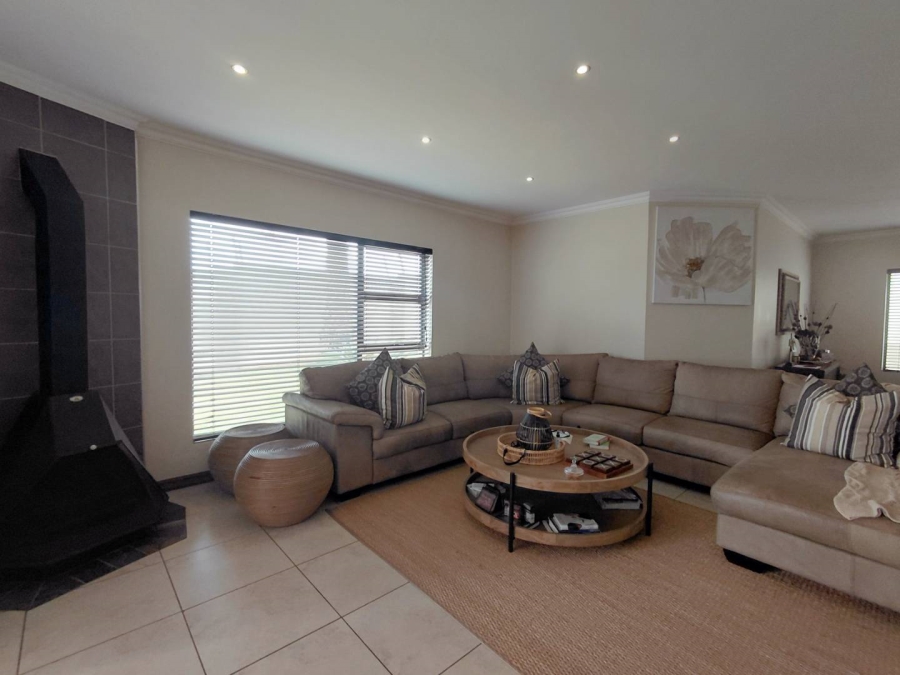 4 Bedroom Property for Sale in Glen Erasmia Gauteng