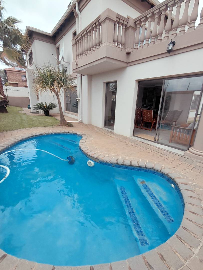 4 Bedroom Property for Sale in Glen Erasmia Gauteng