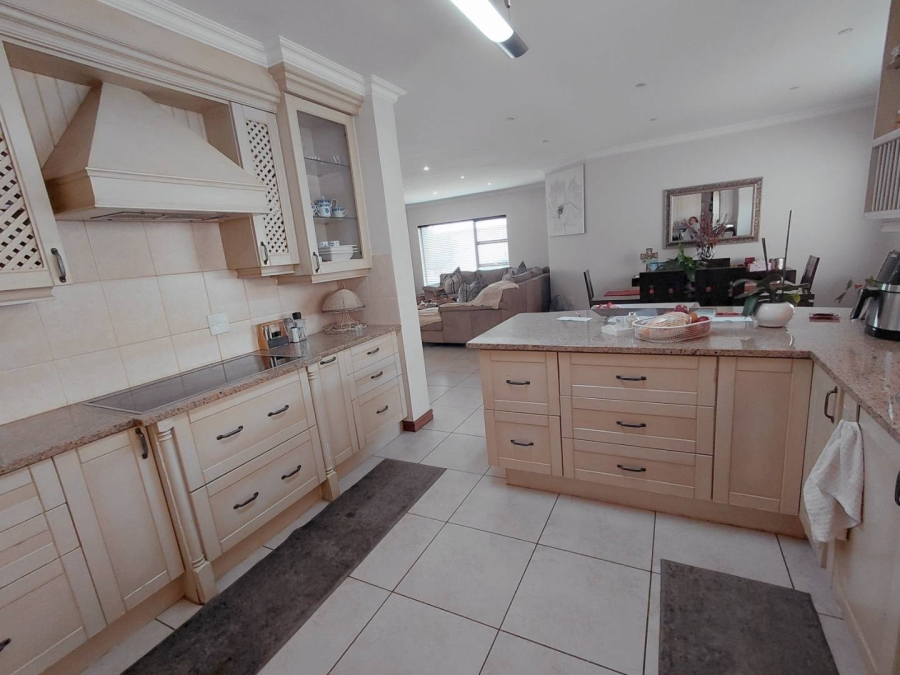 4 Bedroom Property for Sale in Glen Erasmia Gauteng