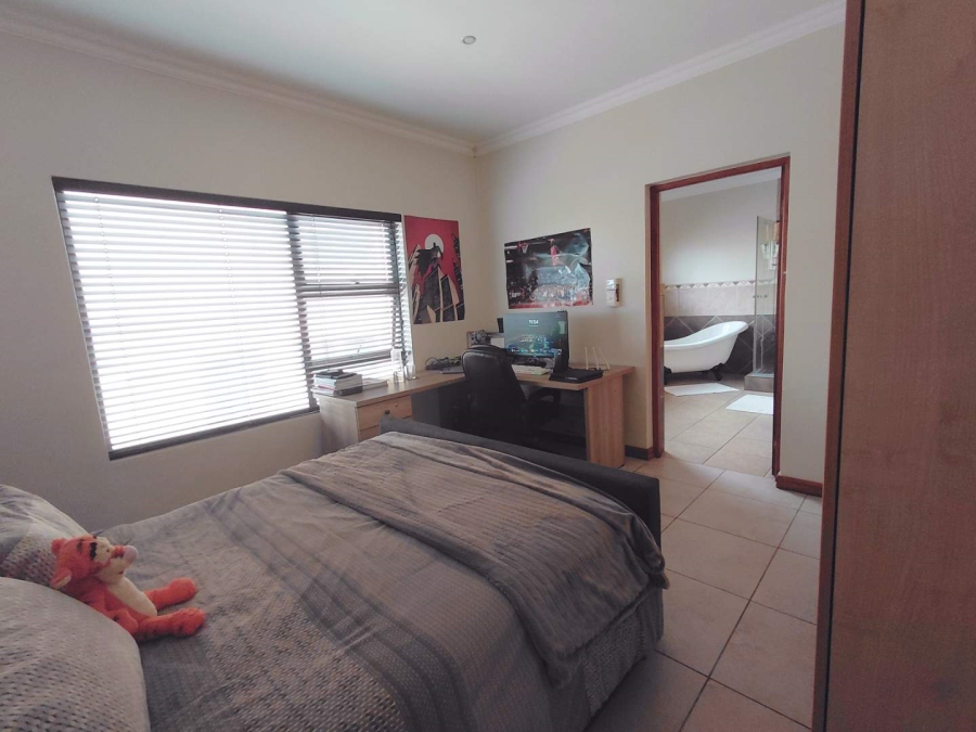 4 Bedroom Property for Sale in Glen Erasmia Gauteng
