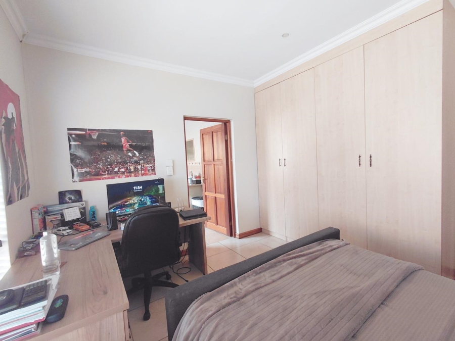 4 Bedroom Property for Sale in Glen Erasmia Gauteng