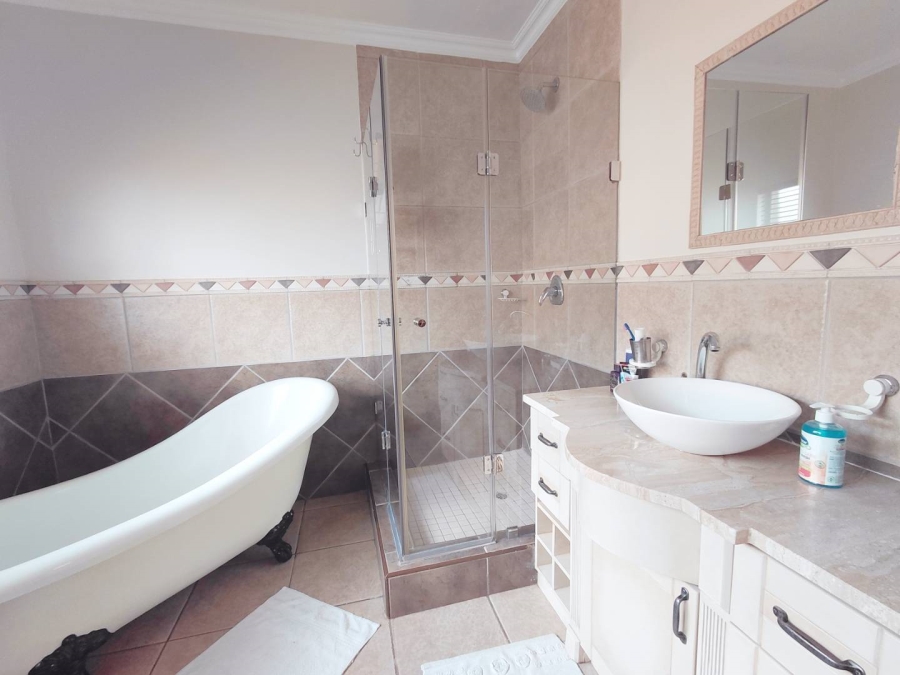 4 Bedroom Property for Sale in Glen Erasmia Gauteng