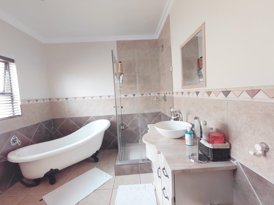 4 Bedroom Property for Sale in Glen Erasmia Gauteng