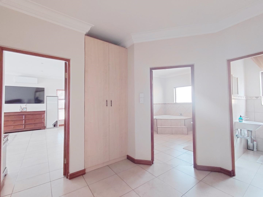 4 Bedroom Property for Sale in Glen Erasmia Gauteng
