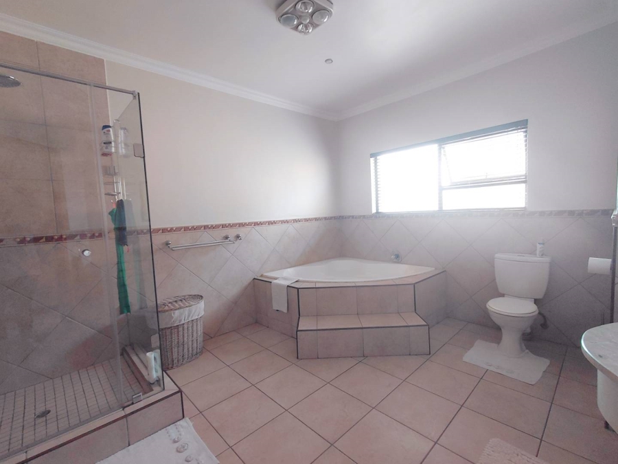 4 Bedroom Property for Sale in Glen Erasmia Gauteng